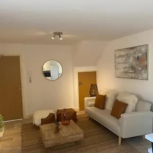 https://tastefully-decorated-2-bedroom-duplex-apartment.cardiffhotelswales.com